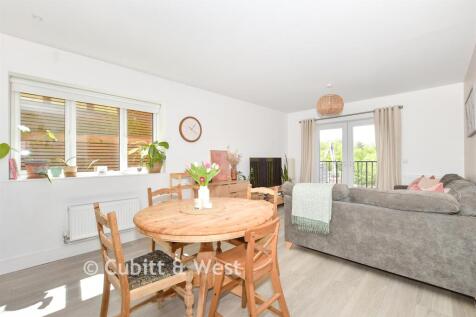 Kitchen/ Lounge/ Diner