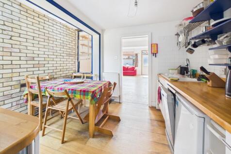 CAM02545G0-PR0468-STILL007