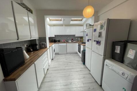 Brentbridge Road, Fallowfield, £140pppw photo 4