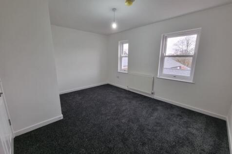 6 Rai Court, Leamington Spa photo 5