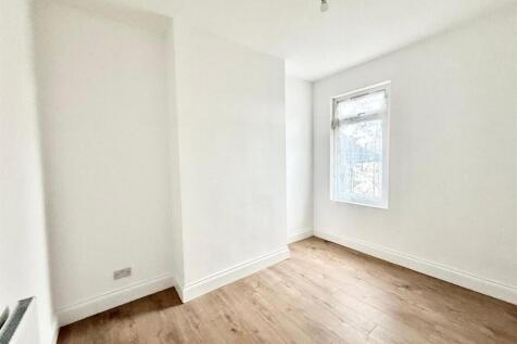 359 Hessle Road 5.jpg