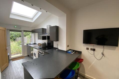 Claude Street - 4 Beds Bills Inc, Dunkirk, East Midlands, NG7 photo 3