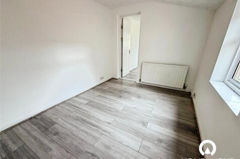 Front Bedroom 4