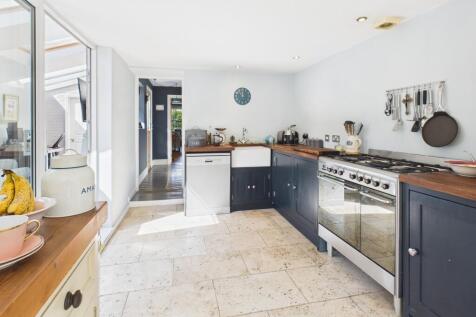 CAM02545G0-PR0475-STILL016