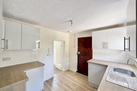 The Green, Rectory Road, West Tilbury Village, RM18 photo 3