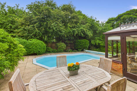 CAM02909G0-PR0428-STILL021