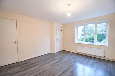 3 bed, 1 bath Semi-Detached in Manchester - Photo 5