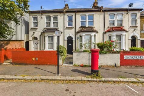CAM01358G0-PR0104-STILL013.jpg