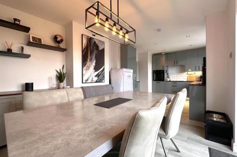 Open-Plan Dining Kitchen 526