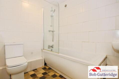 GROUND FLOOR BATHROOM