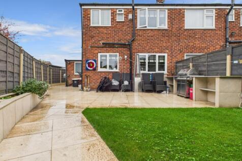 CAM03729G0-PR0173-STILL040