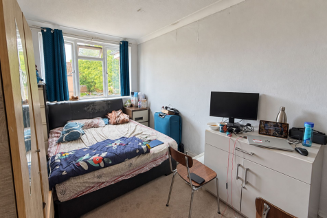 Winton Gardens, Edgware, HA8 photo 4