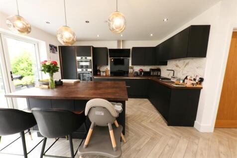ISLAND KITCHEN