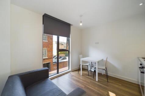Studio flat on Wolstenholme Square, Block D, 3 Parr Street, L1, £725/mo