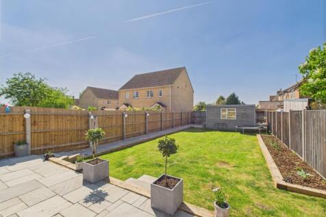 CAM01909G0-PR0330-STILL006