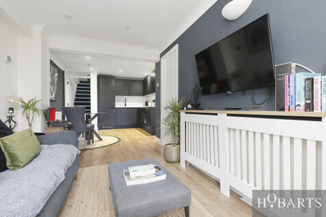 One Bed Flat with Private Garden