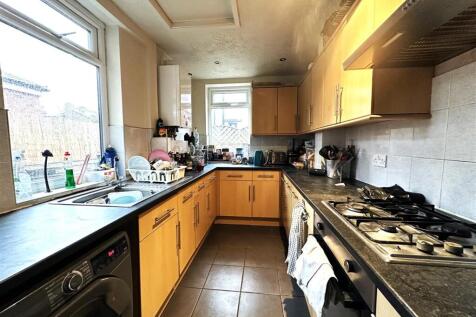 Bright kitchen with ample counter space...