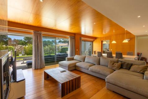 Magnificent 5-Suite Villa in Tróia, with Pool