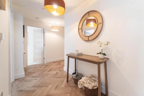 Centurion Apt 18-02.jpg