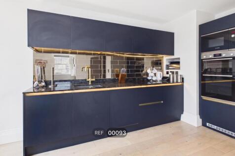 Kitchen &amp; Living area