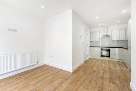 8 Coulsdon Road, Coulsdon photo 3