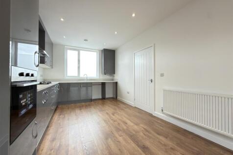 OPEN PLAN KITCHEN, DINING ROOM &amp; LOUNGE
