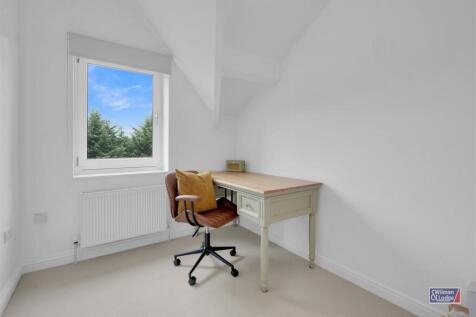 6 Bed, End Terrace, Silsden