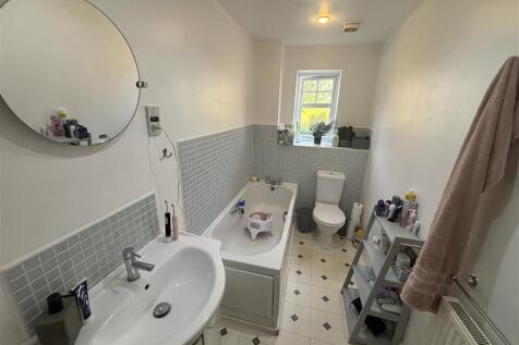 Mulberry Drive, Lichfield, WS13 photo 4