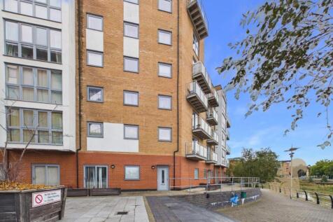 2-bed flat on Ship Wharf, Colchester, CO2, £1,295/mo