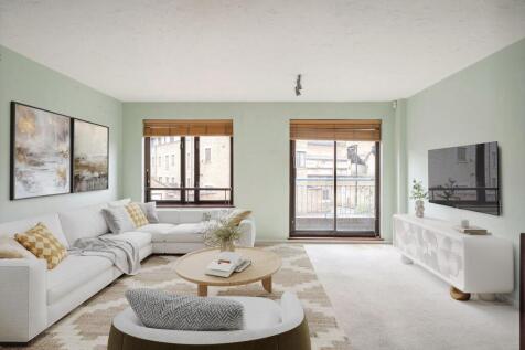 London, E1W - property photo