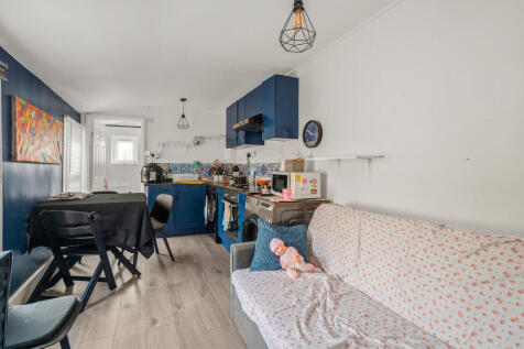 First Floor Flat, Candler Street, Tottenham, Haringey, London photo 4