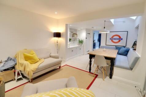 LOUNGE/DINER