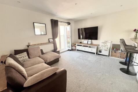 Open plan living/kitchen: