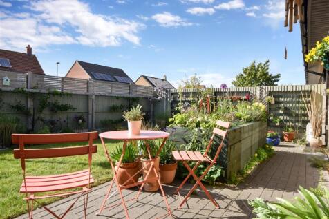 Rear Garden (2).jpg