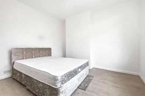 Malam Gardens, London, E14 photo 5
