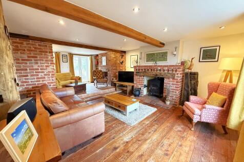LIVING ROOM 1