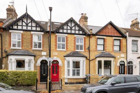 Shaftesbury, E17