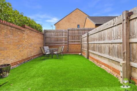 EweMove Estate Agents Basingstoke - Divot Way
