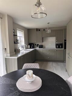Kitchen / dining room