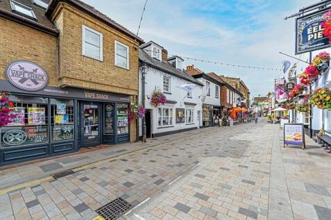 8 Flood Lane, TW1...