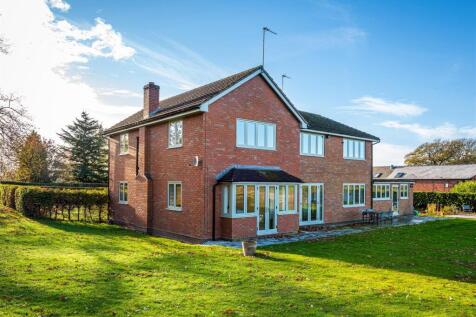 Oaklands Farm-rear1.jpg