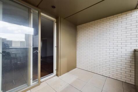 CAM01231G0-PR0052-STILL018