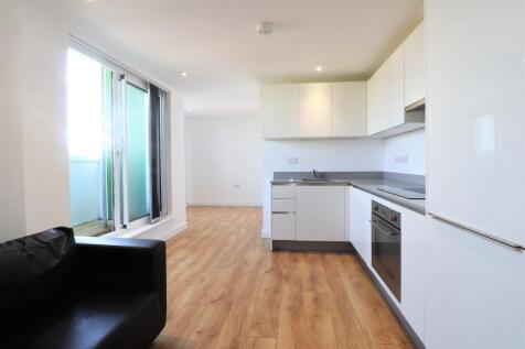Open plan lounge/kitchen