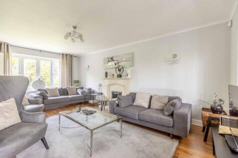 Woodlands Close, Gerrards Cross, SL9 photo 4