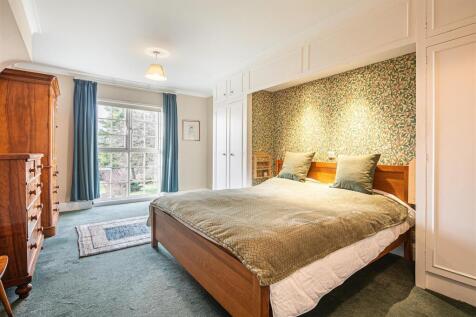 6 bed, 3 bath Detached in Sheffield - Photo 22