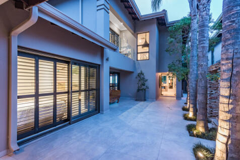 Entrance  front door