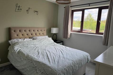 Bedroom One (2)