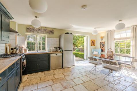 Country estate near Malmesbury photo 3