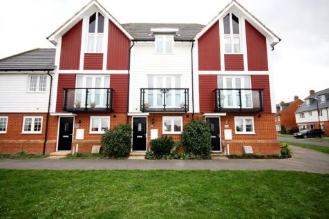 Three-Bedroom Townhouse in a Convenient Sittingbo