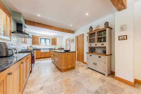 Kitchen/Dining Room (1)